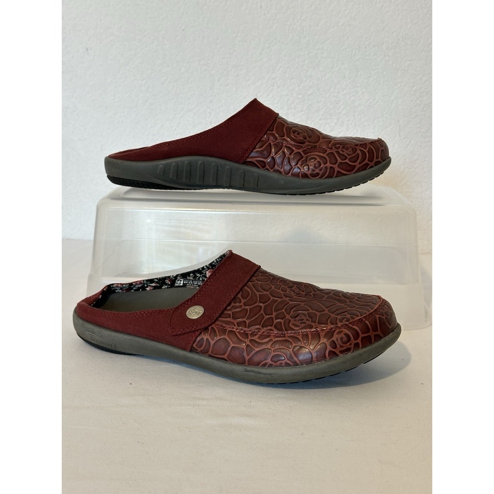 Spenco Alicia Floral Embossed Red Leather Mule Clog Slip On Shoes Womens Sz 9 - Picture 2 of 6